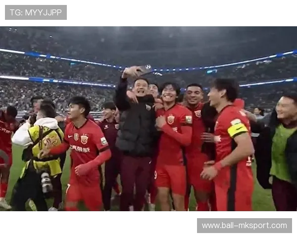 上海海港的一连串配合将比赛推动到高潮